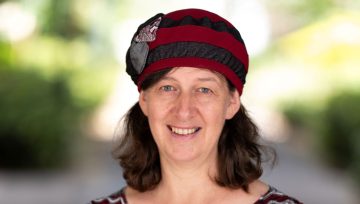  Dr. Anna Parnis
